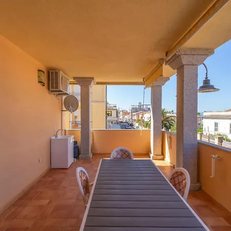 Step By The Sea Apartman